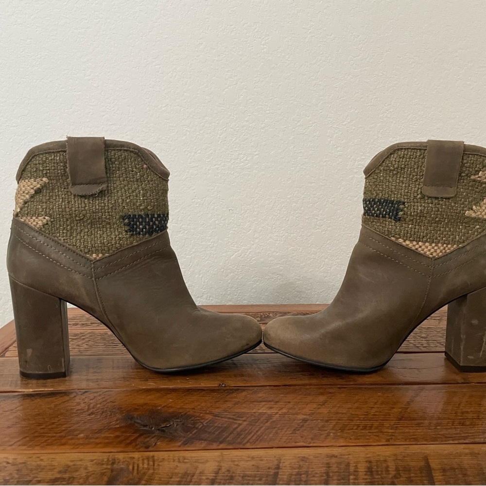 Women's Howsty Olive Green Ankle Boots